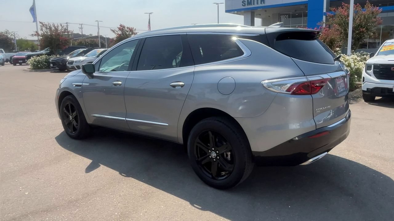 Used 2024 Buick Enclave Essence w/ Sport Touring Edition AWD/4WD image 5