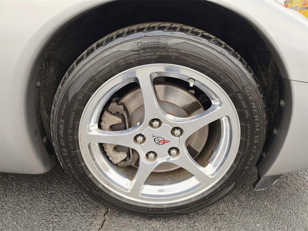 Used 2004 Chevrolet Corvette Convertible w/ Preferred Equipment Group image 16