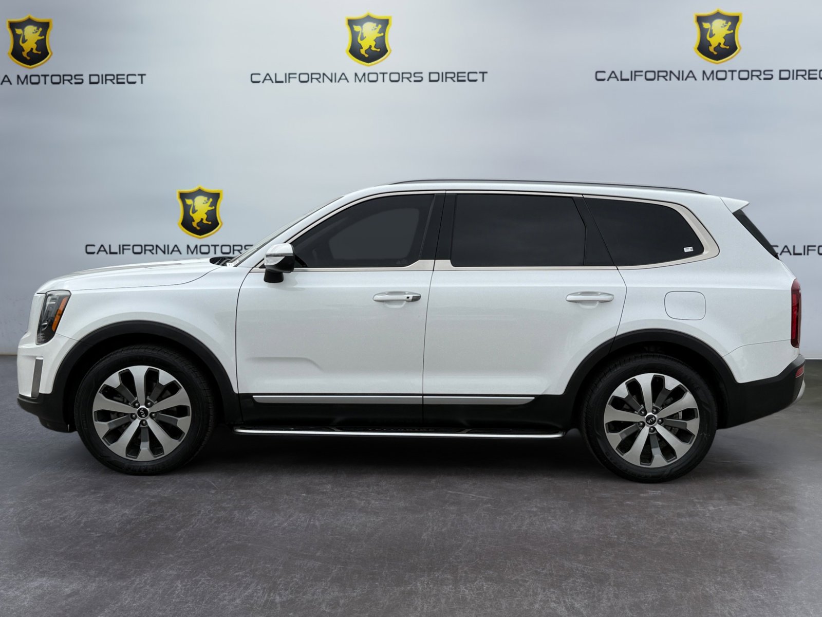 Used 2020 Kia Telluride S FWD image 2