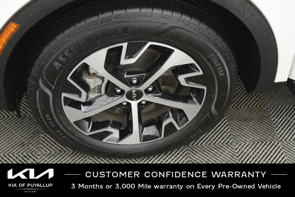 Certified 2025 Kia Sportage EX image 21