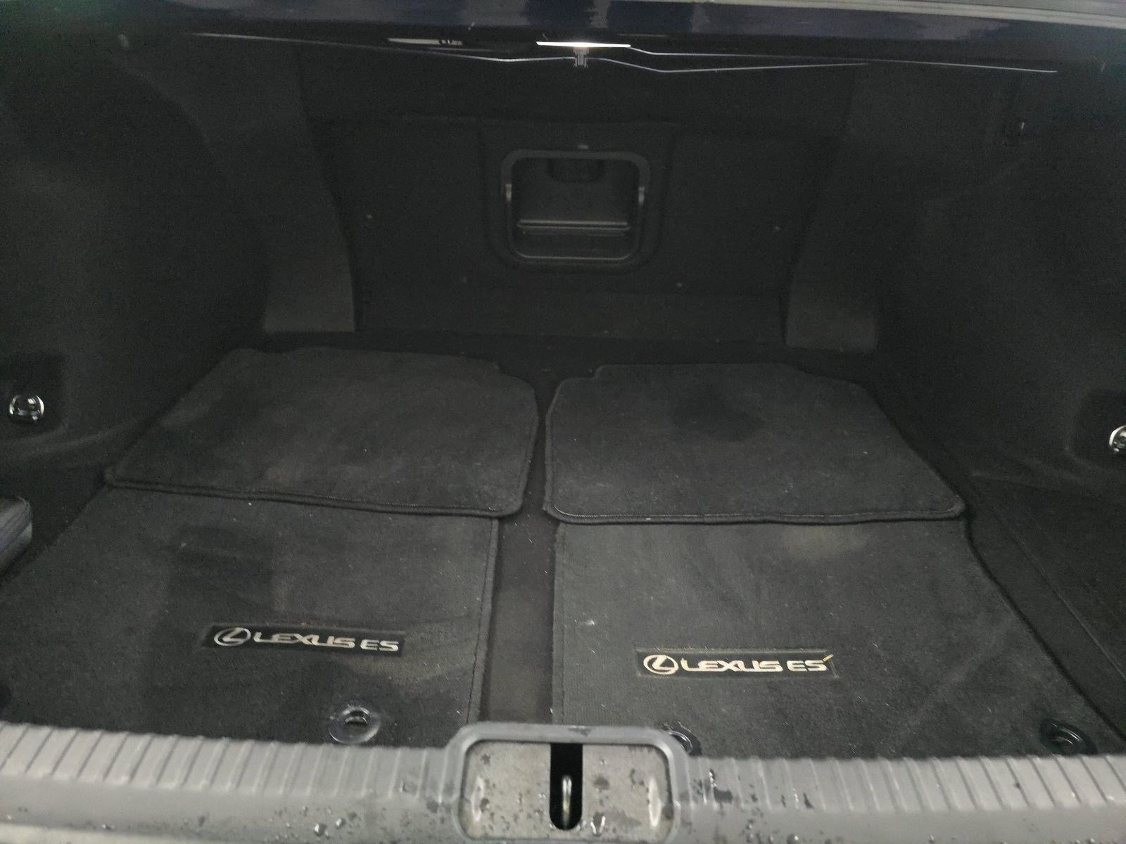 Used 2022 Lexus ES 300h w/ Luxury Package FWD image 15