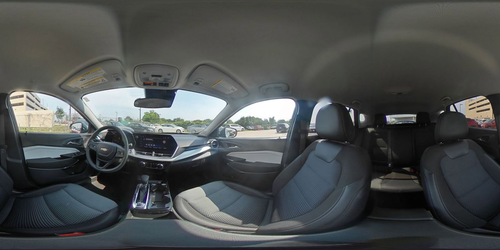 Used 2025 Chevrolet Trax LT FWD image 41