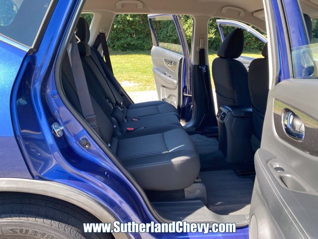 Used 2017 Nissan Rogue S AWD/4WD image 30