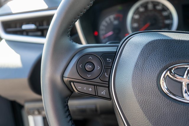 Used 2022 Toyota Corolla SE w/ SE Preferred Package image 26