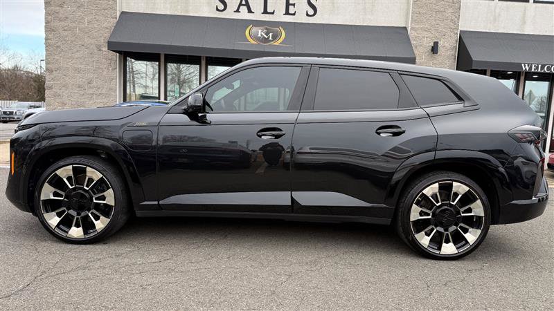 Used 2024 BMW XM image 2