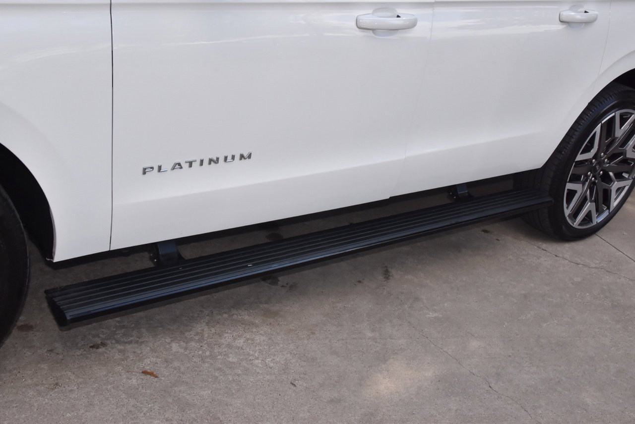 Used 2025 Ford Expedition Max Platinum w/ Platinum Ultimate Package AWD/4WD image 38