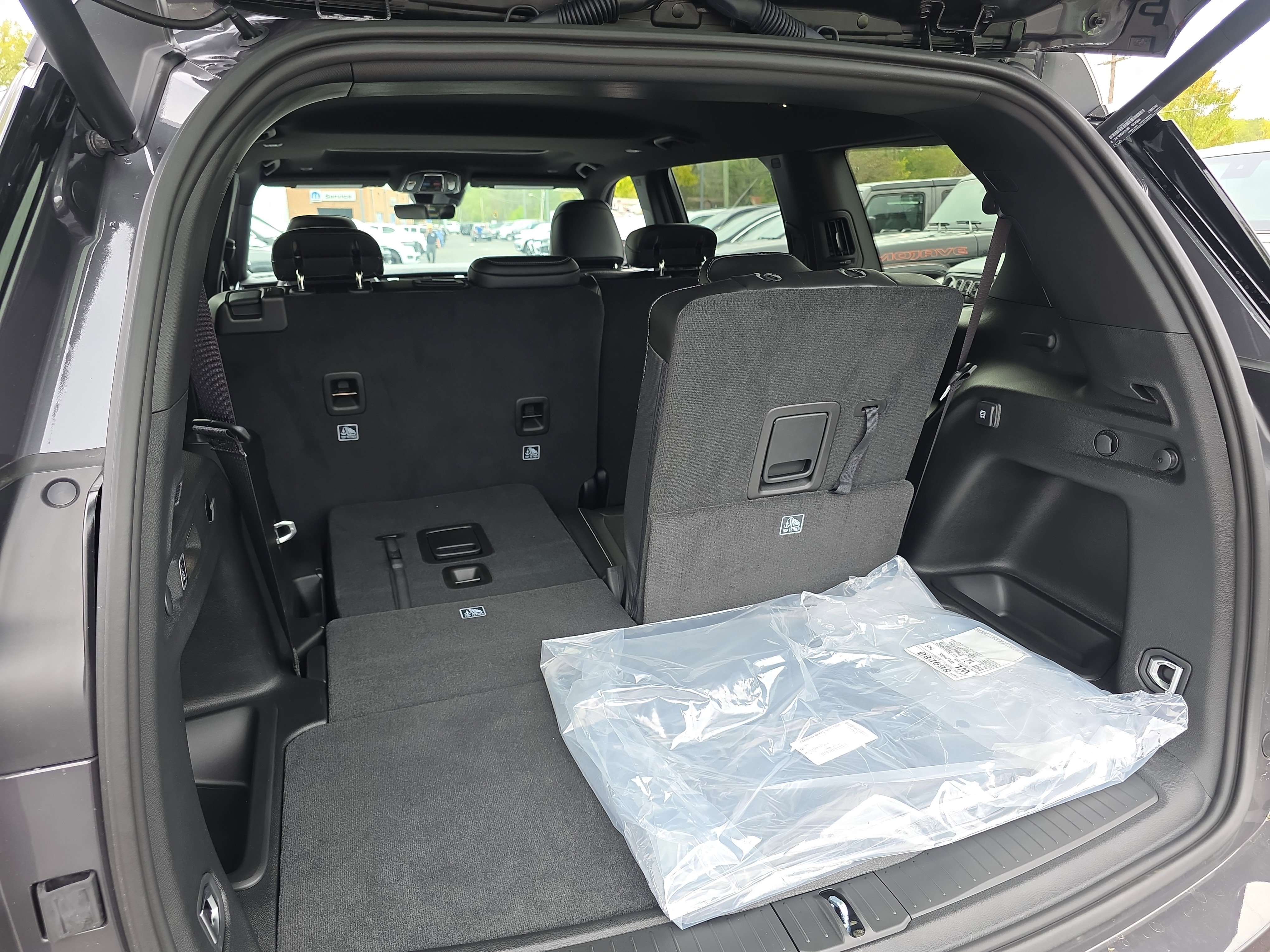 New 2025 Jeep Grand Cherokee L Altitude image 32