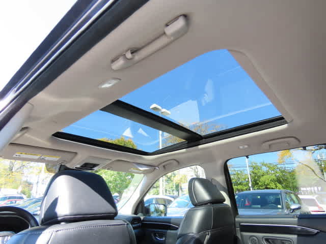 Certified 2023 Honda Pilot Touring image 18