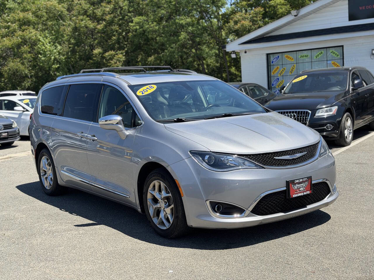 Used 2018 Chrysler Pacifica Limited FWD image 3