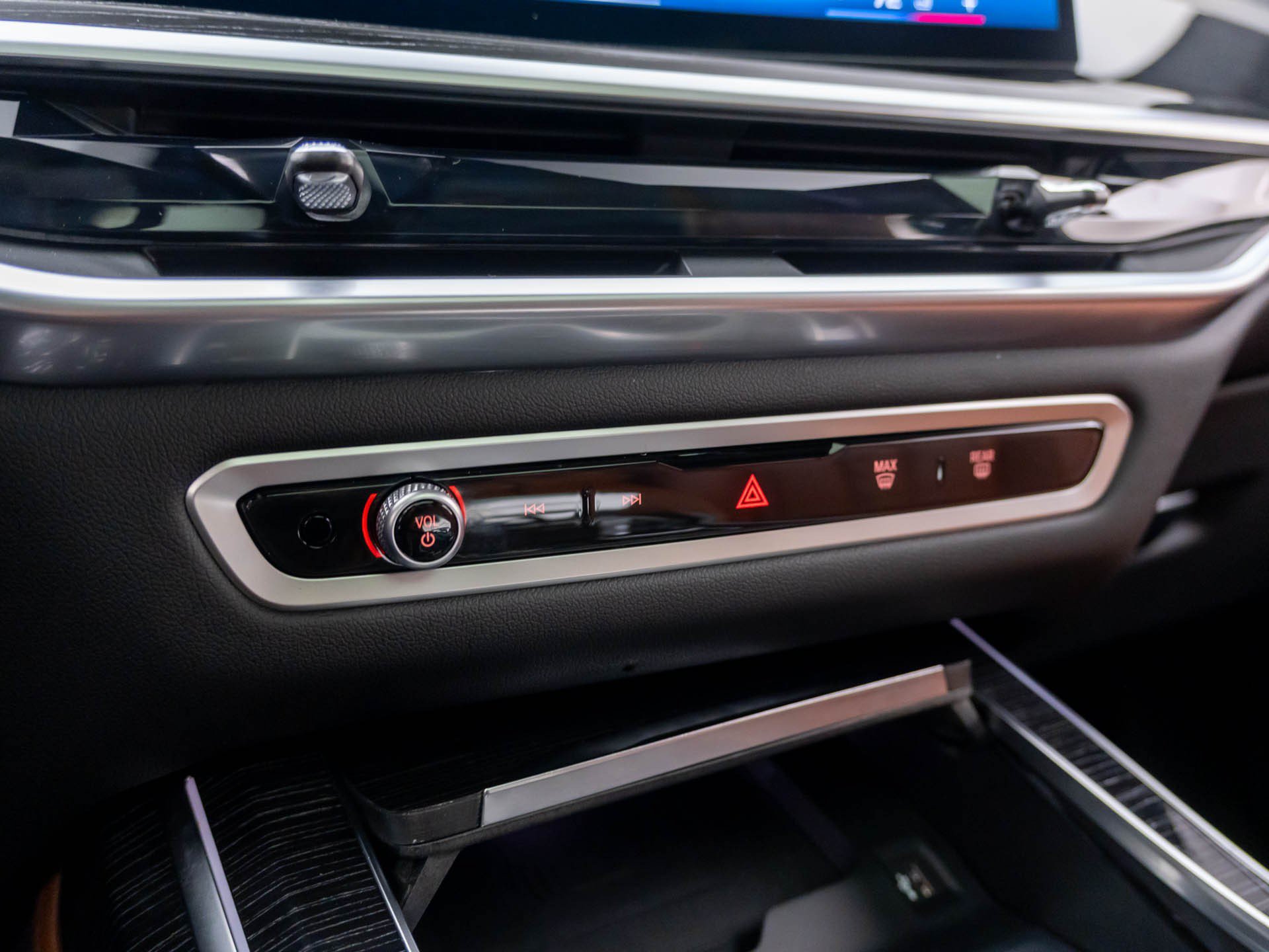 Certified 2026 BMW X7 M60i AWD/4WD image 30