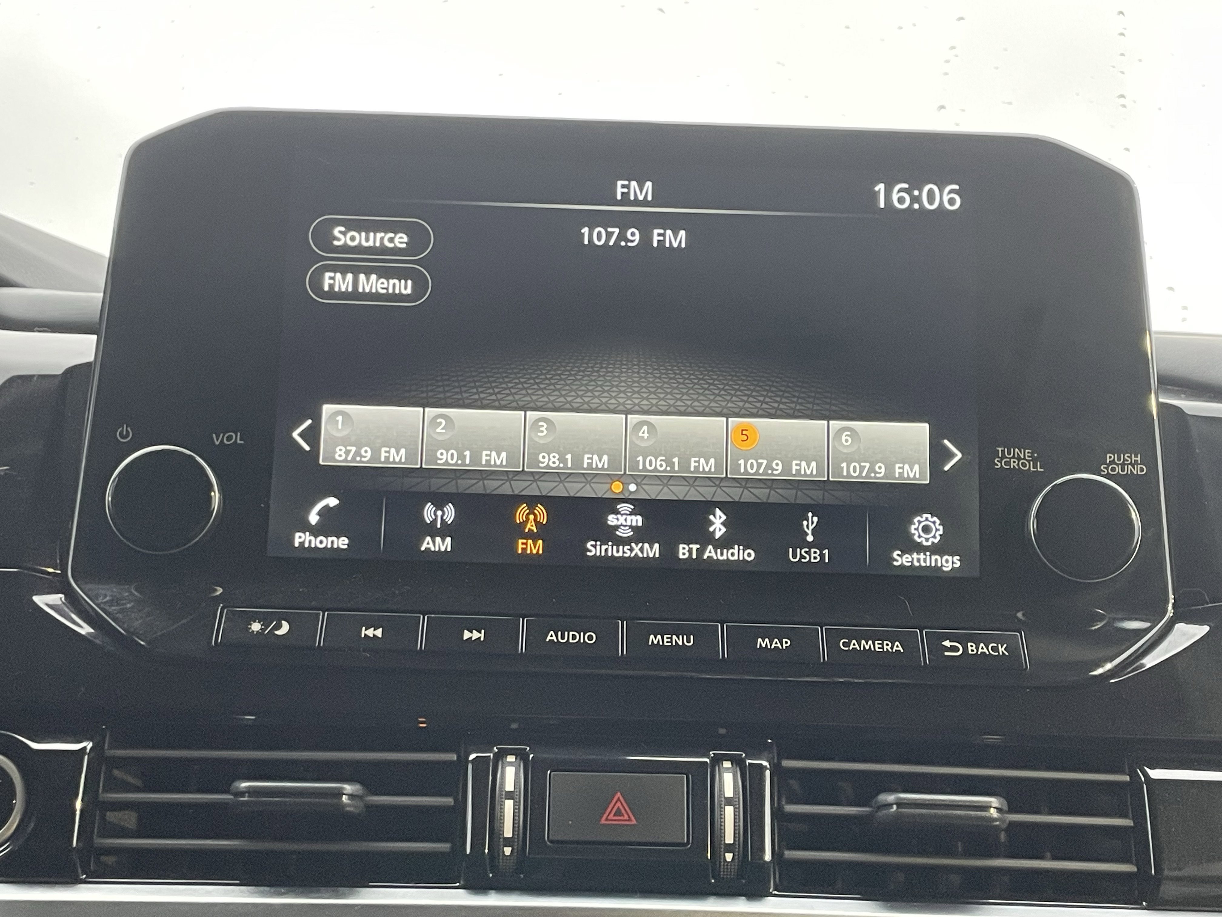 Used 2024 Nissan Pathfinder SL w/ SL Premium Package image 25