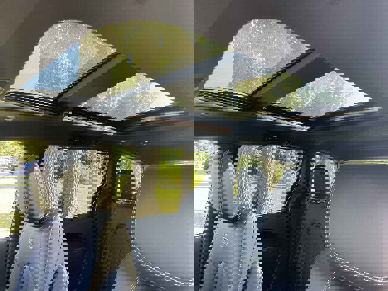 Used 2024 Chrysler Pacifica Touring-L w/ S Appearance Package image 37