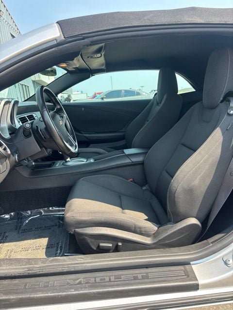 Used 2015 Chevrolet Camaro LT RWD image 9