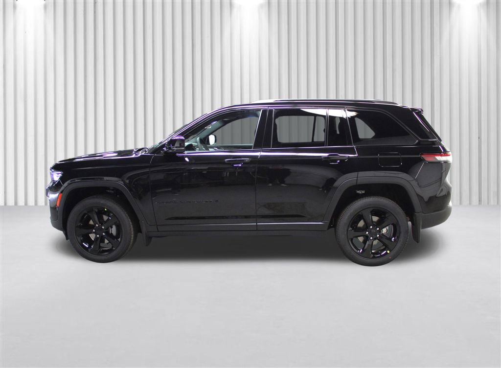 New 2025 Jeep Grand Cherokee Laredo image 7