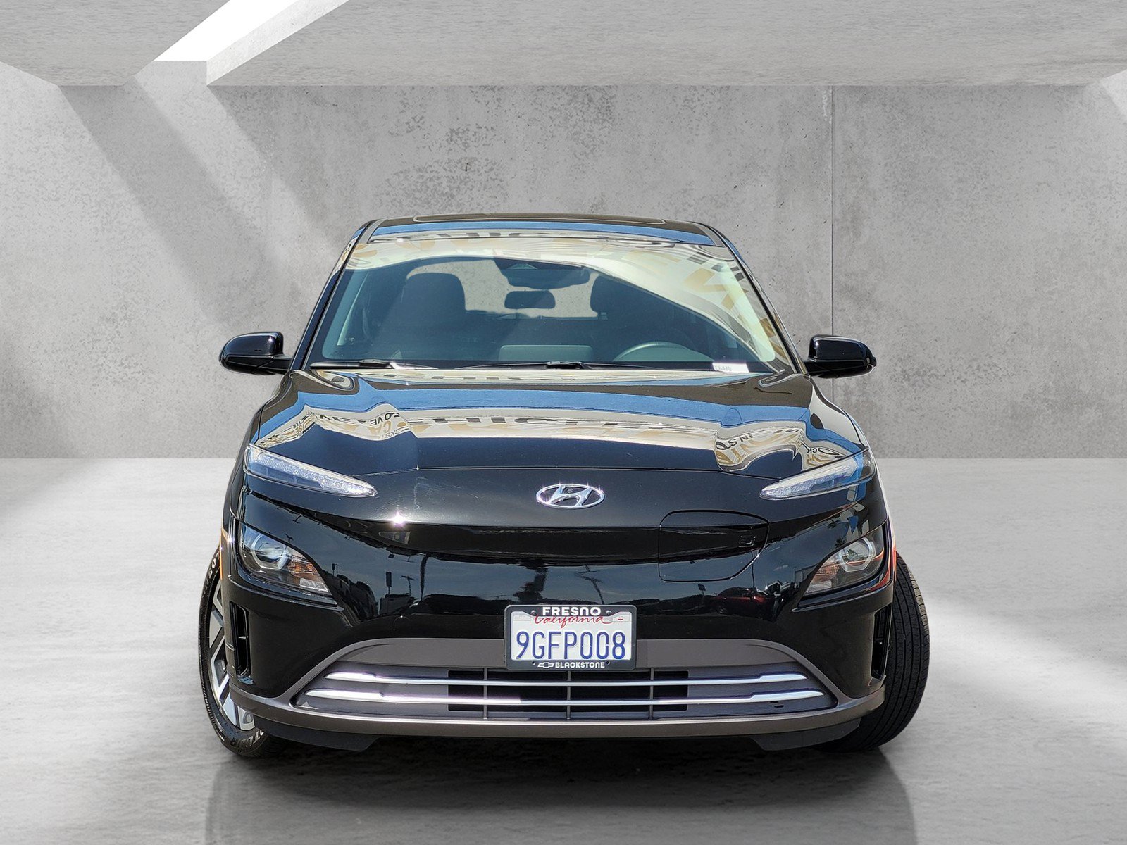 Used 2023 Hyundai Kona SEL FWD image 2