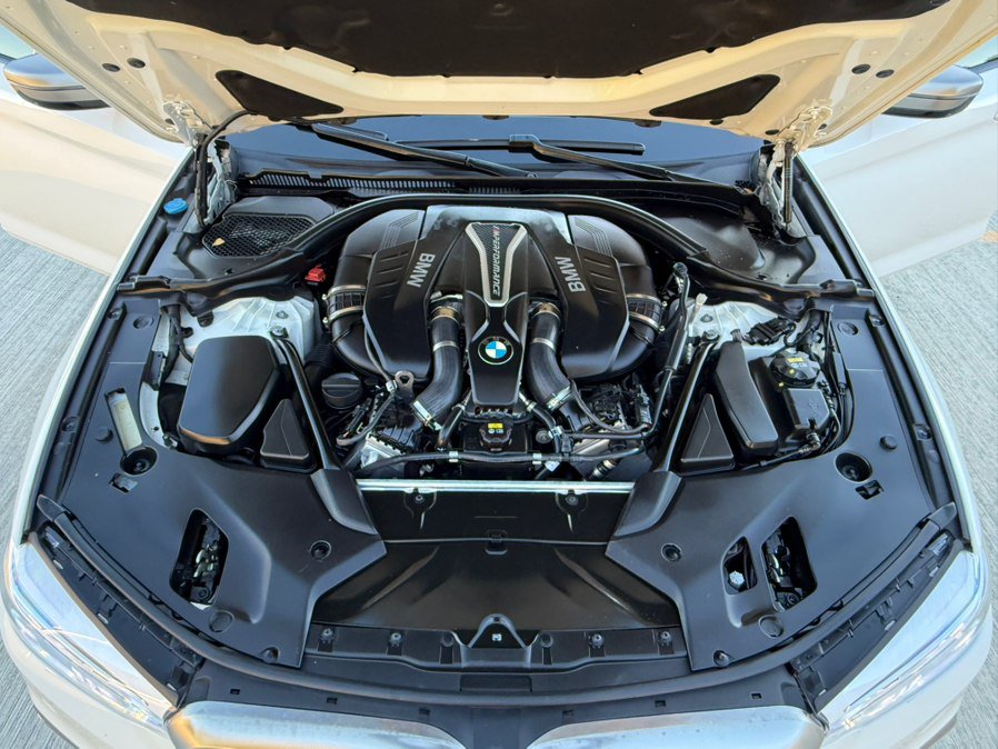 Used 2018 BMW M550i xDrive AWD/4WD image 36