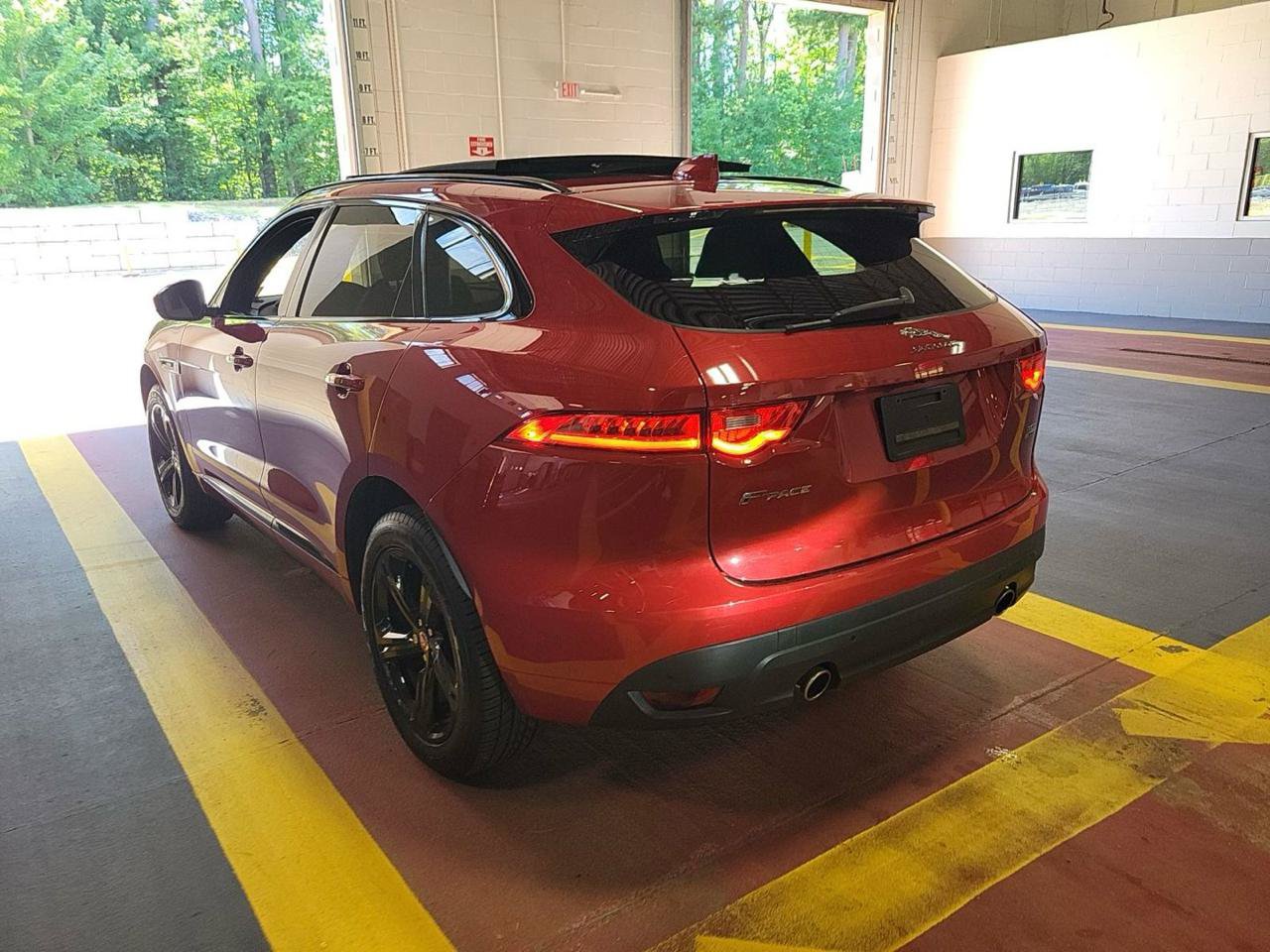 Used 2019 Jaguar F-PACE R-Sport AWD/4WD image 2