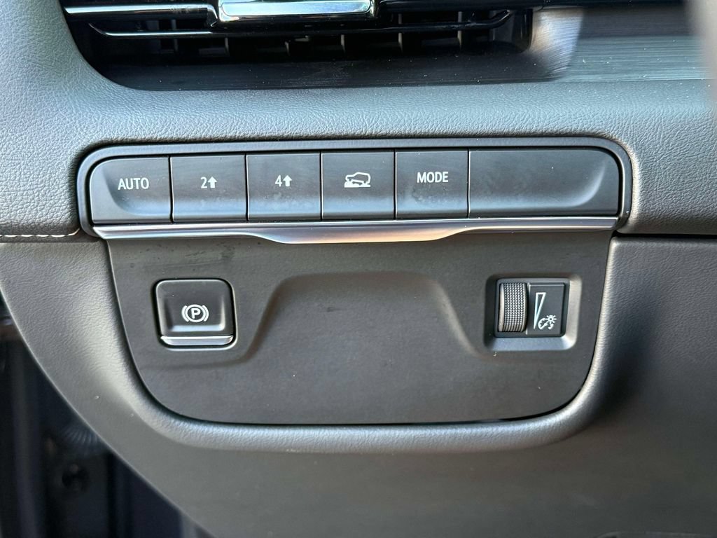 Certified 2024 Cadillac Escalade Premium Luxury AWD/4WD image 32