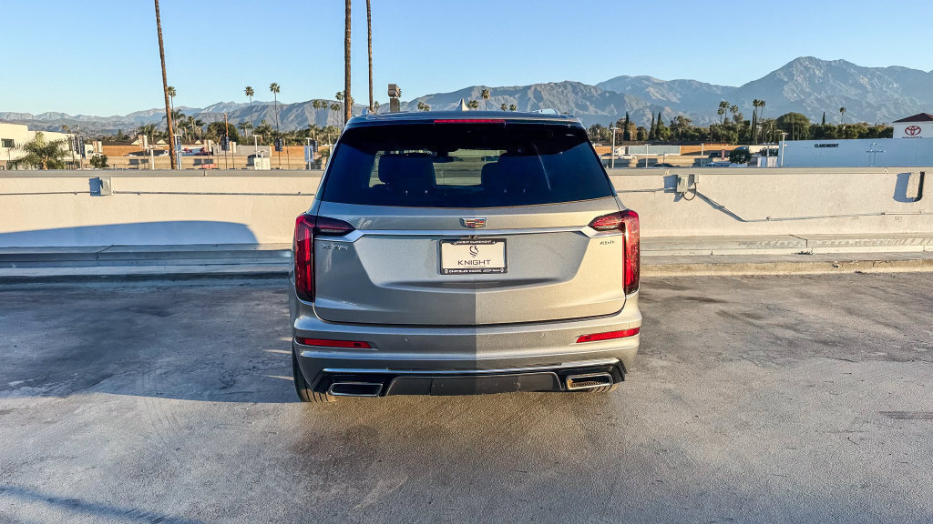 Used 2024 Cadillac XT6 Premium Luxury FWD image 8