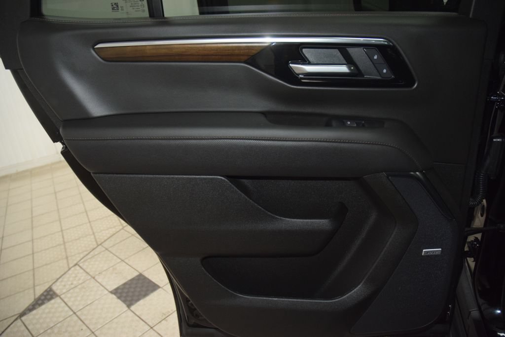 Used 2025 Chevrolet Tahoe High Country AWD/4WD image 45