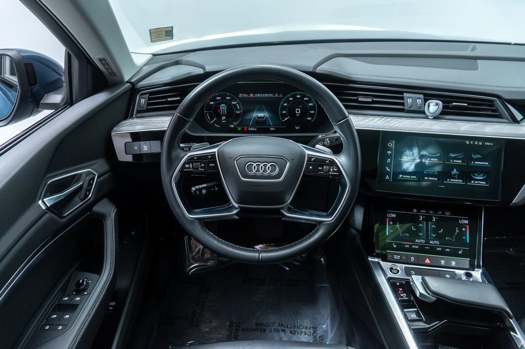 Used 2024 Audi Q8 e-tron Premium image 14
