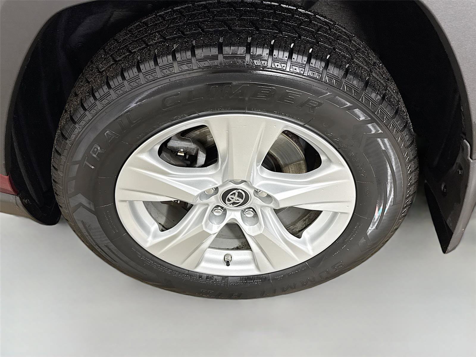 Used 2019 Toyota RAV4 XLE image 32