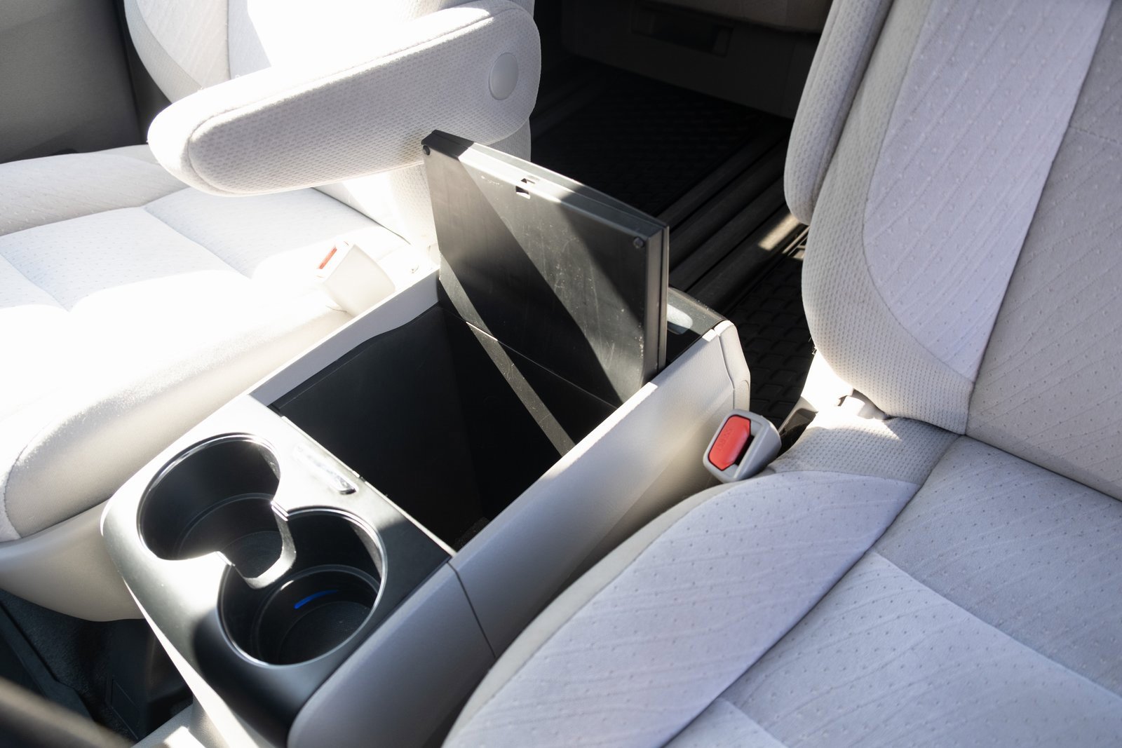 Used 2020 Toyota Sienna LE image 10