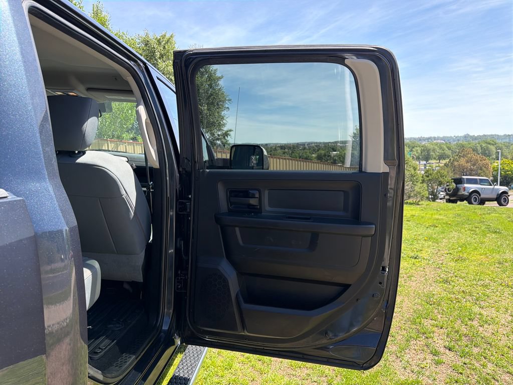Used 2018 RAM 3500 Tradesman w/ Chrome Appearance Group AWD/4WD image 26