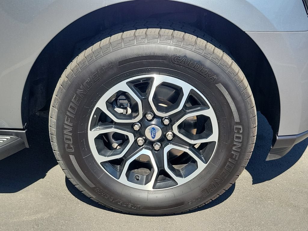 Used 2024 Ford Expedition XLT RWD image 5