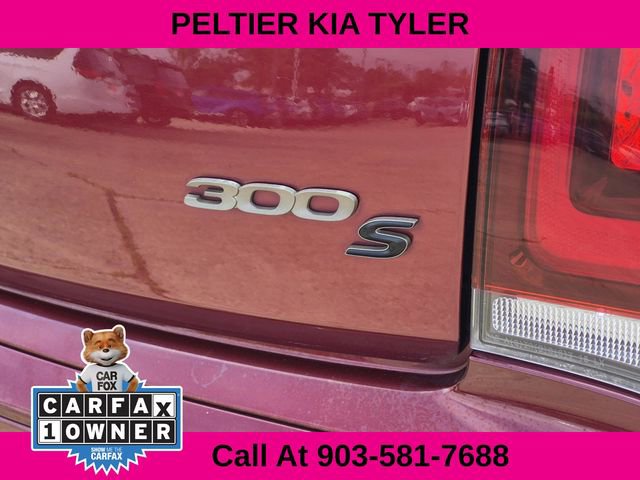 Used 2018 Chrysler 300 S w/ 300S Premium Group image 9