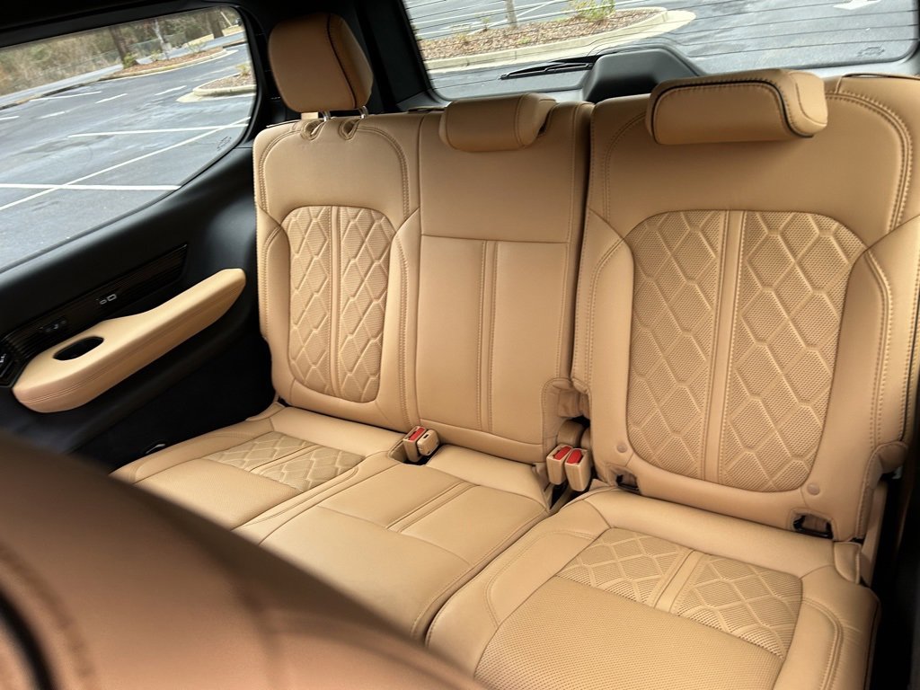 Used 2024 Jeep Grand Wagoneer Series III w/ HD Trailer Tow Package image 45