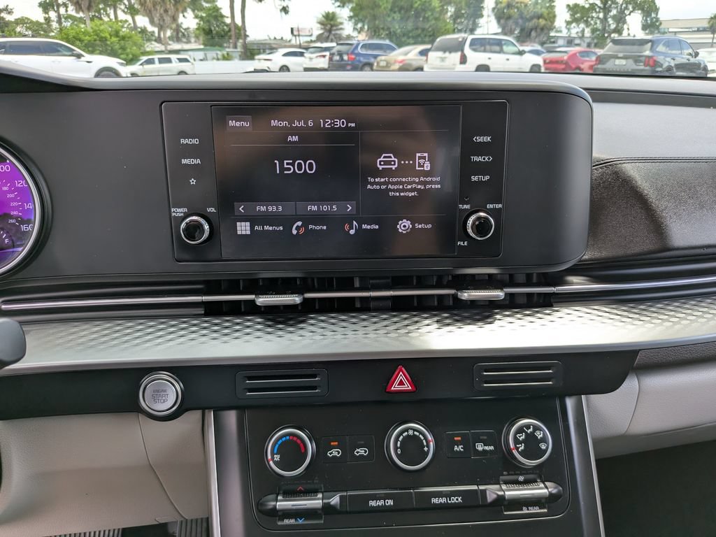 Certified 2024 Kia Carnival LX FWD image 23