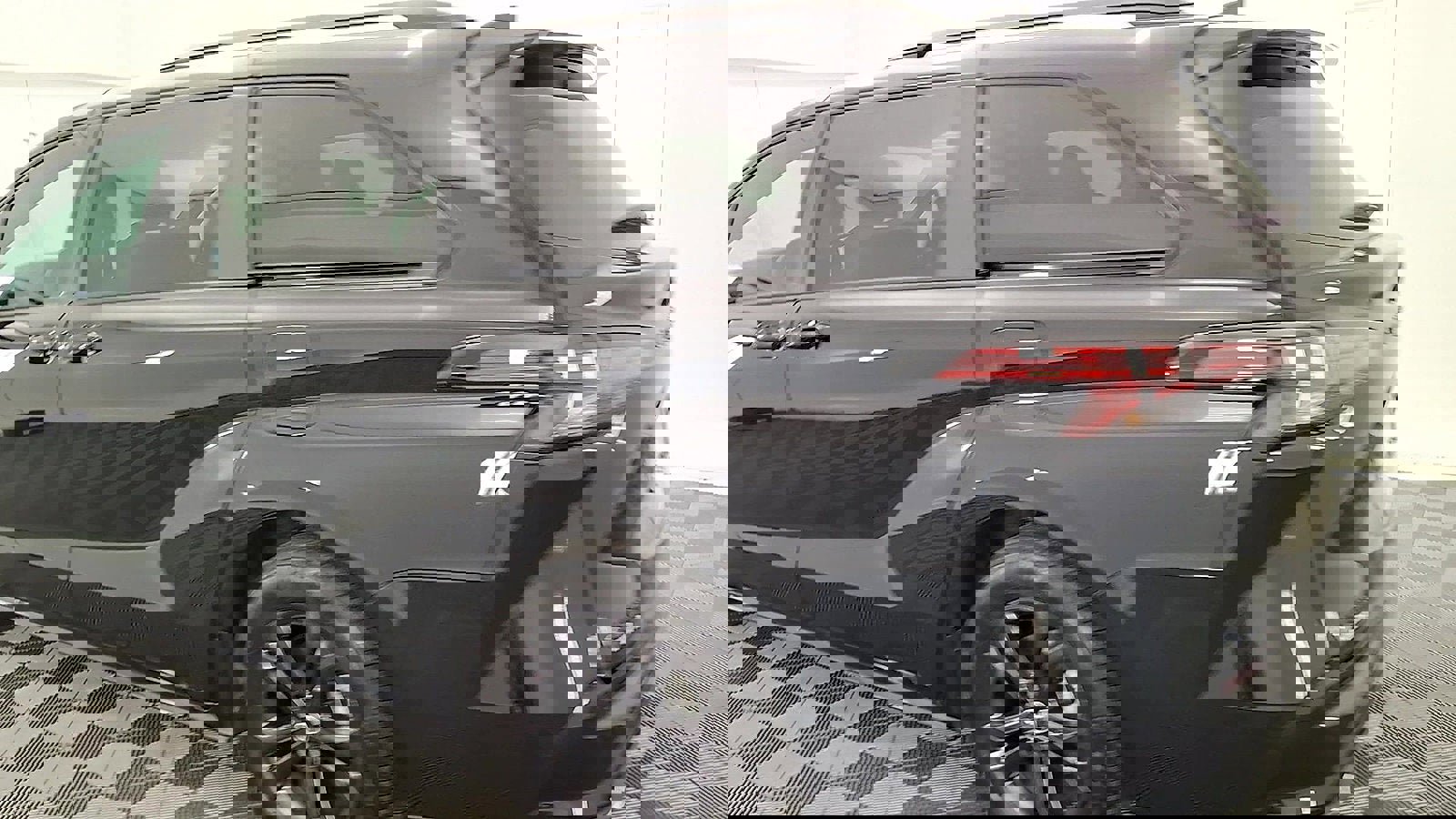 Used 2025 Toyota Sienna XSE w/ XSE Plus Package image 2