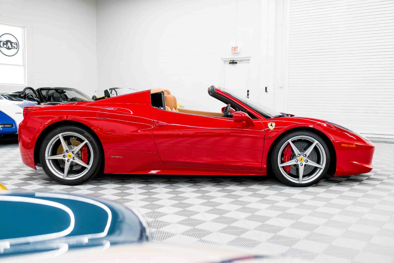 Used 2013 Ferrari 458 Spider RWD image 7