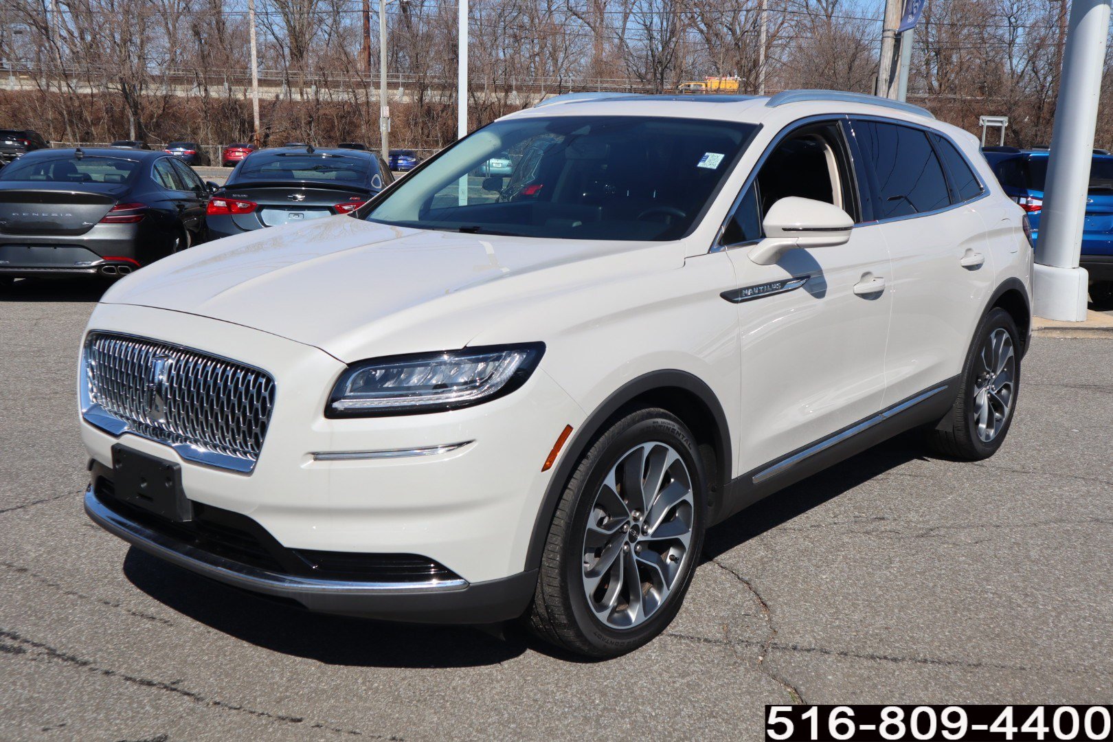 Used 2023 Lincoln Nautilus Reserve AWD/4WD image 8
