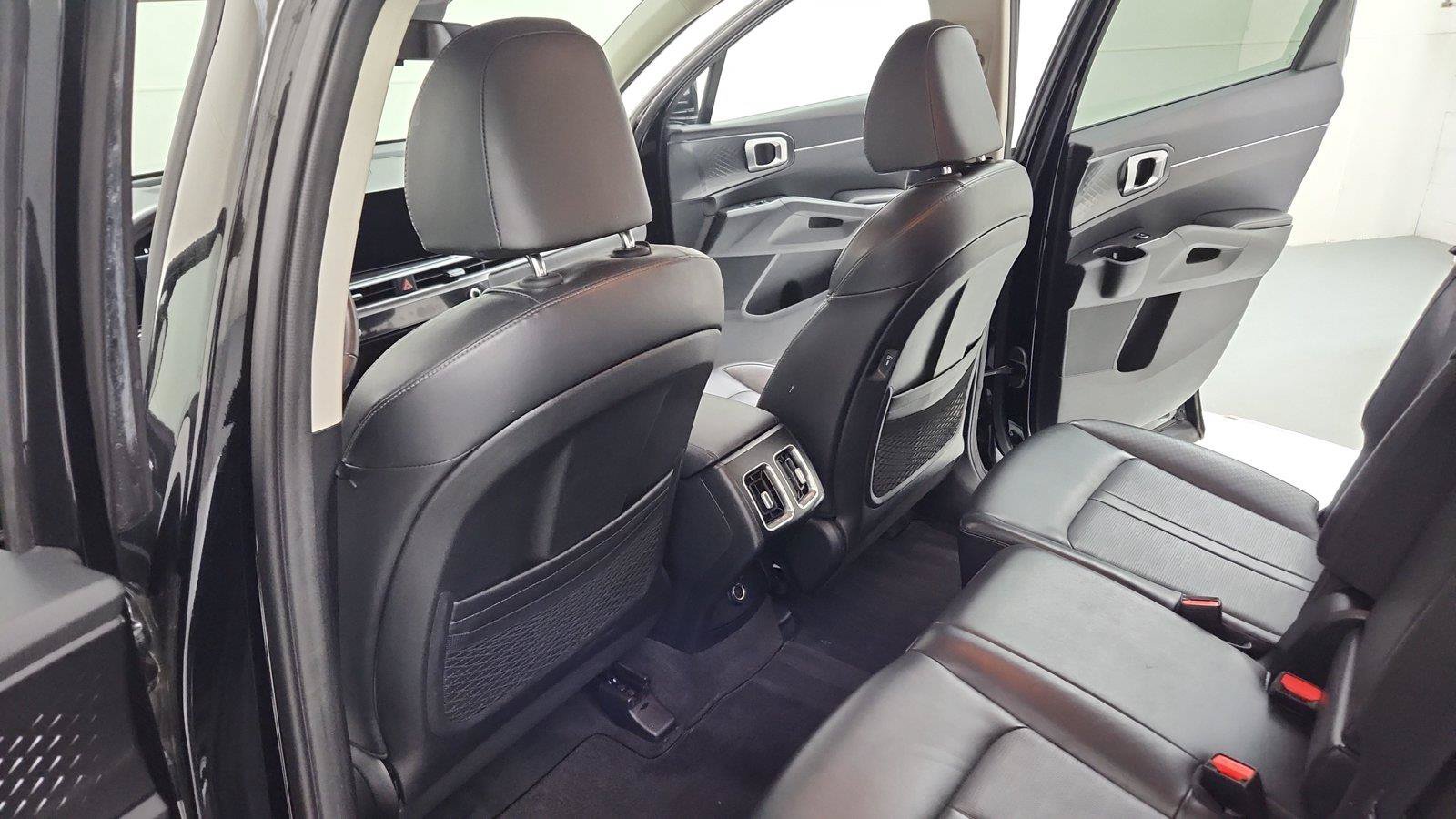 Used 2025 Kia Sorento S AWD/4WD image 27