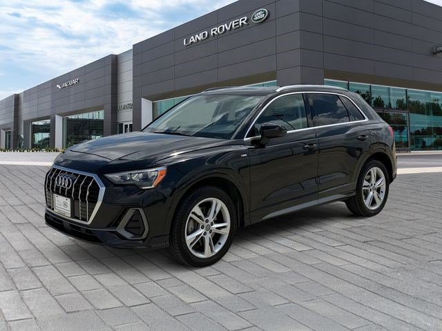 Used 2020 Audi Q3 2.0T Premium w/ Convenience Package AWD/4WD image 1