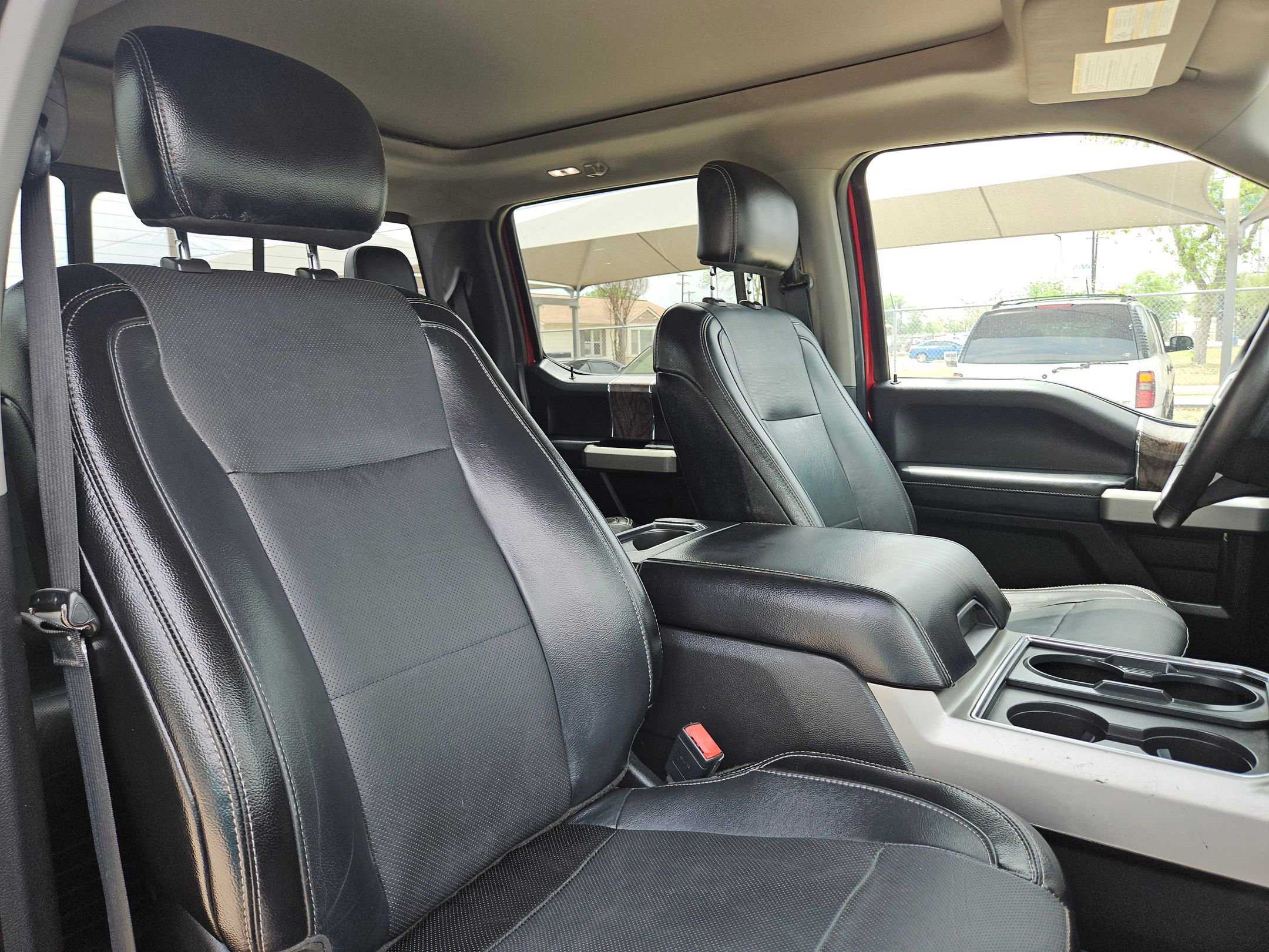 Used 2017 Ford F250 Lariat w/ Lariat Ultimate Package AWD/4WD image 29