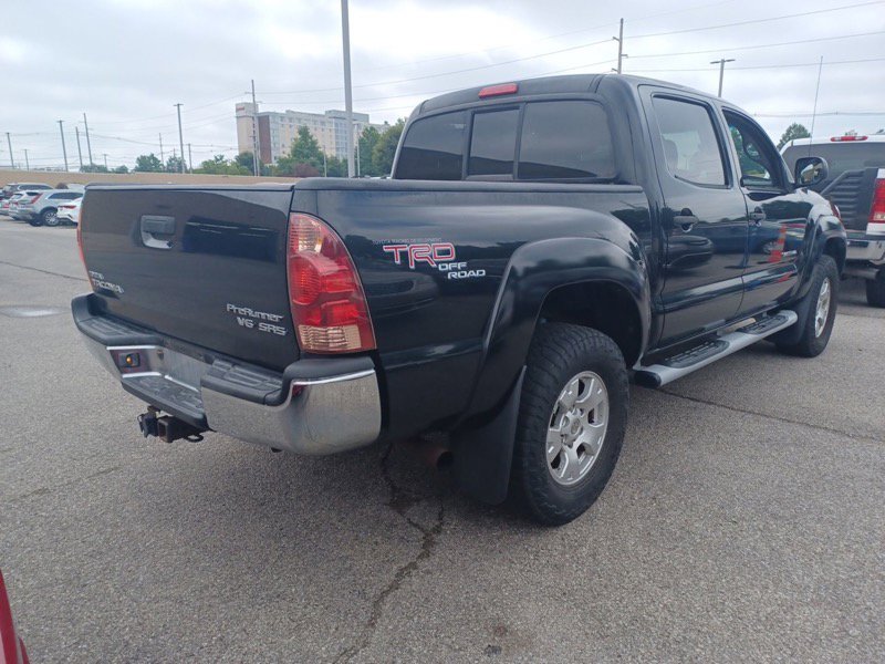 Used 2005 Toyota Tacoma PreRunner image 3