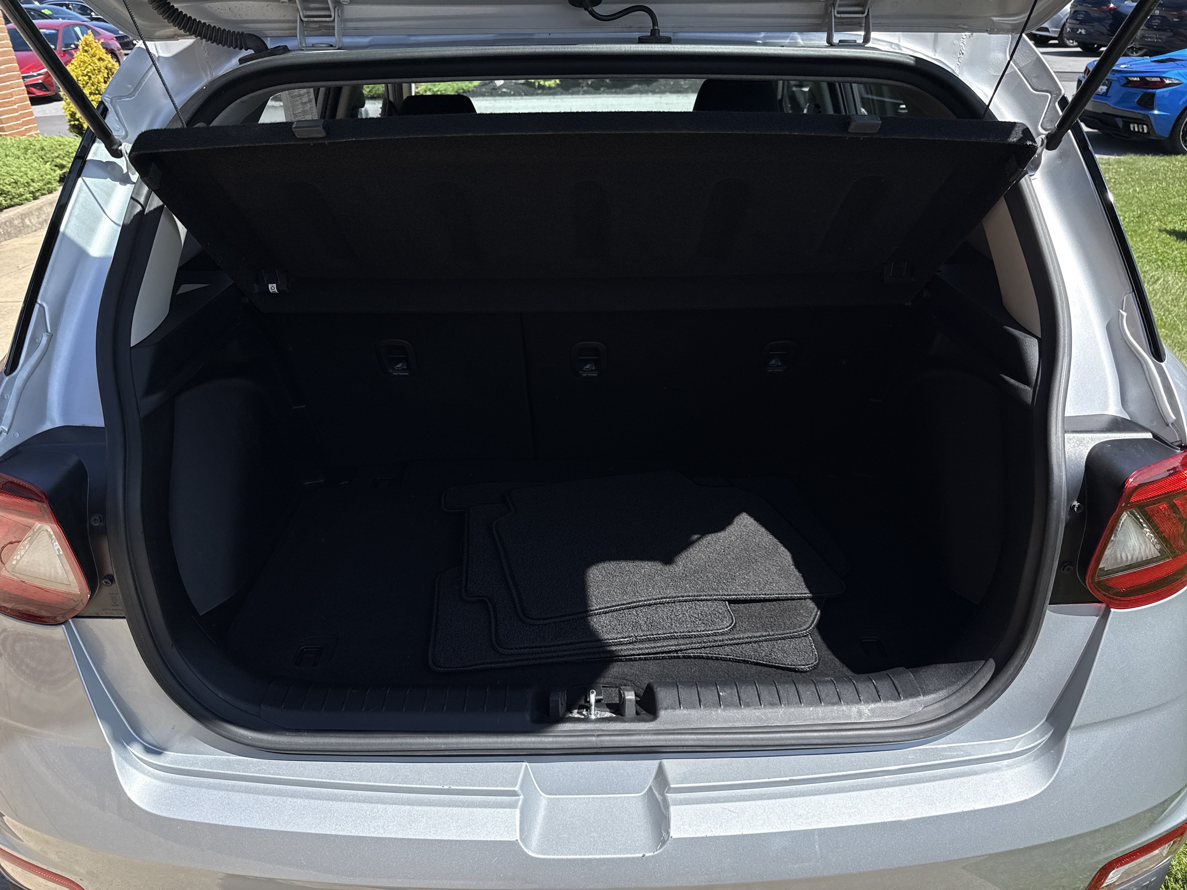 Used 2021 Hyundai Venue SE FWD image 5