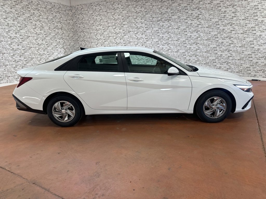 New 2026 Hyundai Elantra SE image 8