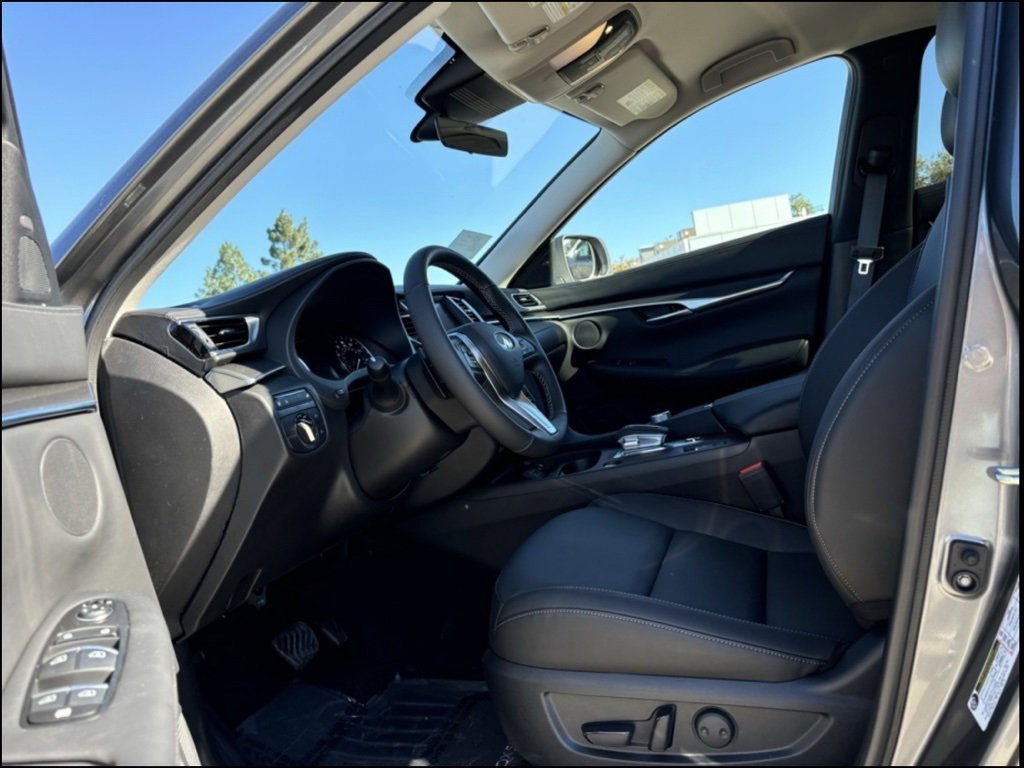 New 2025 INFINITI QX50 Pure image 11
