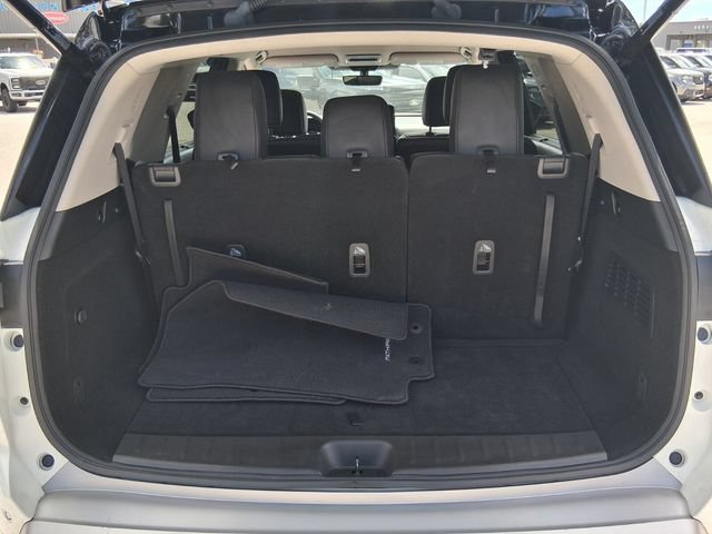 Used 2024 Nissan Pathfinder SL FWD image 17