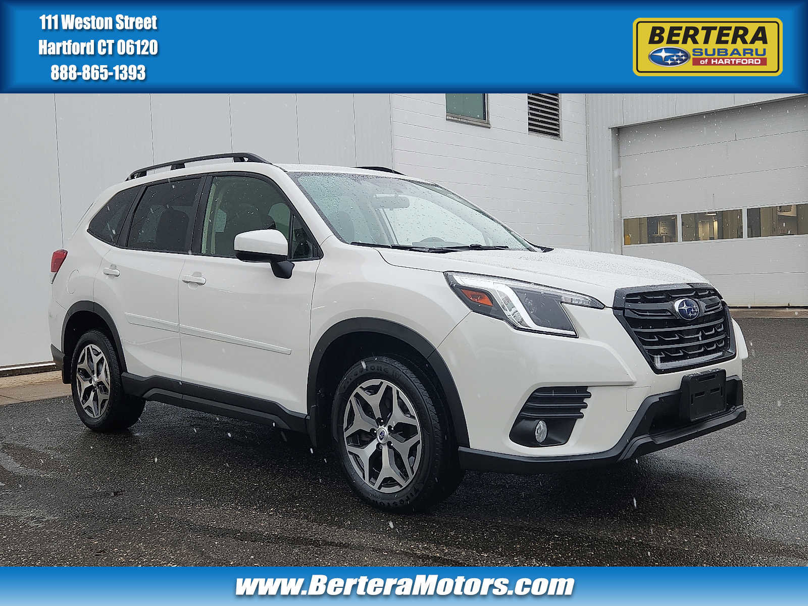 Used 2023 Subaru Forester Premium image 1