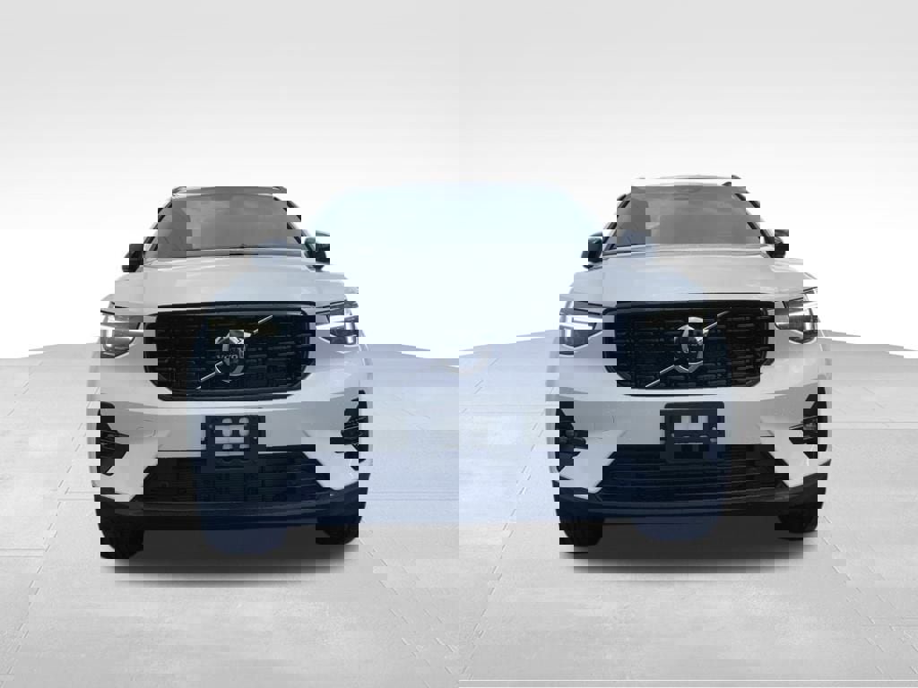 Certified 2026 Volvo XC40 B5 Plus w/ Protection Package Premier image 8