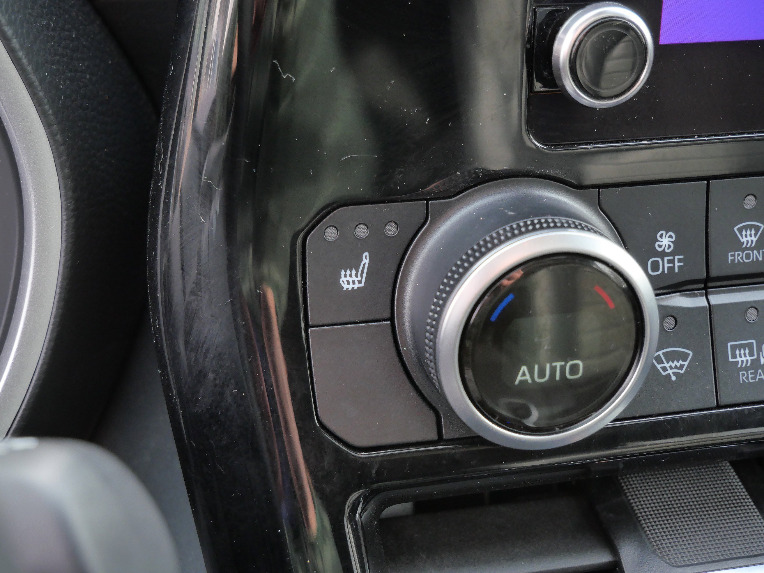 Certified 2024 Toyota Highlander XLE image 31