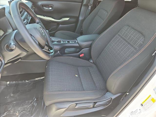 Used 2025 Honda HR-V Sport image 15