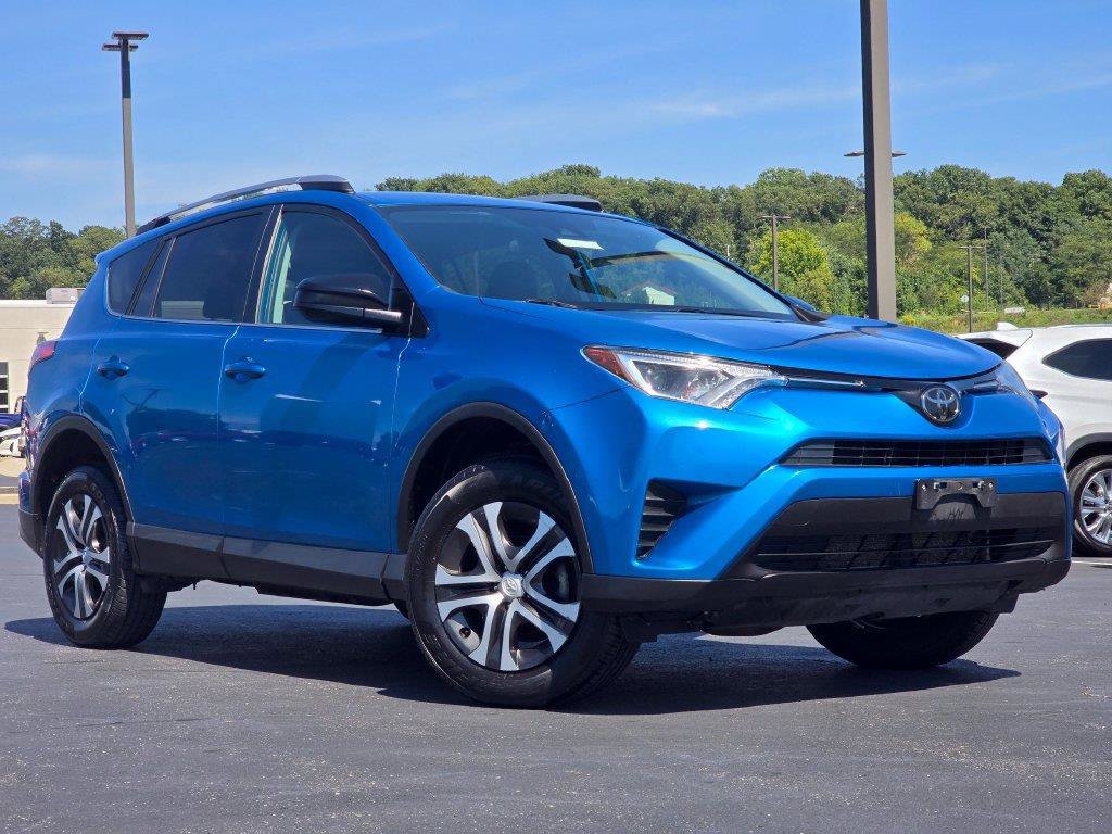 Used 2018 Toyota RAV4 LE w/ All Weather Liner Package FWD image 2