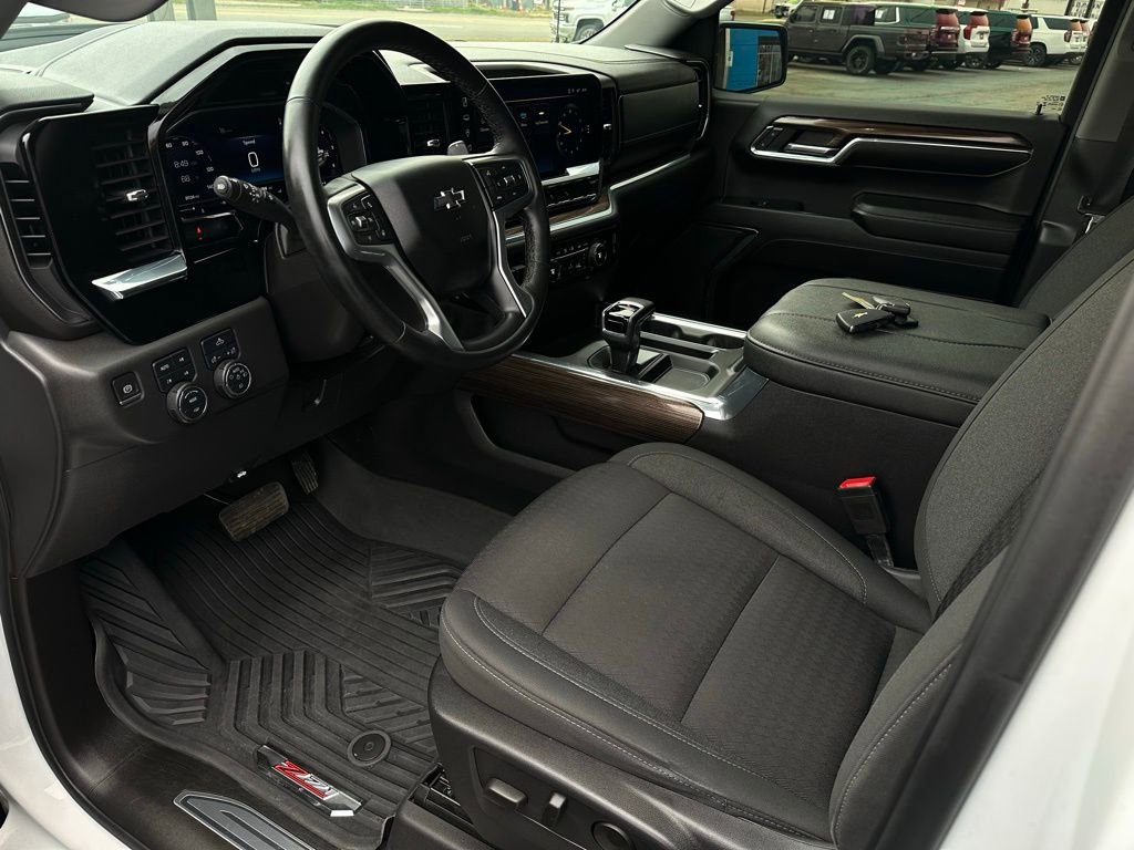 Used 2024 Chevrolet Silverado 1500 LT Trail Boss w/ Protection Package image 10