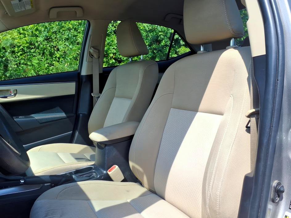 Used 2016 Toyota Corolla LE FWD image 13